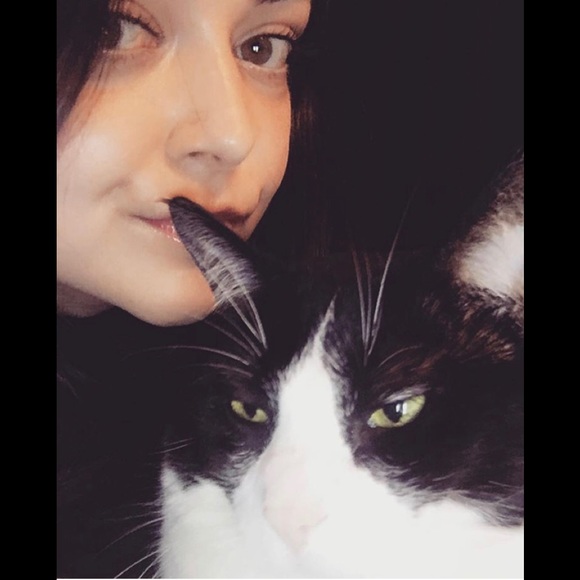 Meet Your Posher, Min! - Picture 3 of 3